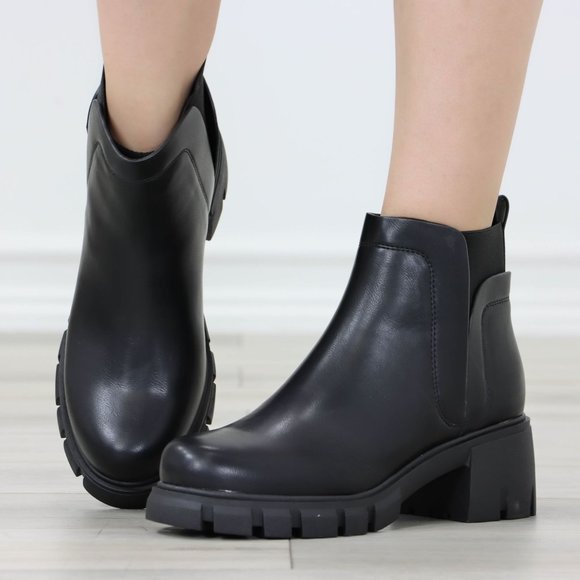 Black Ankle Boots Chunky Lug Block Heel  Synthetic Leather Round Toe - Picture 13 of 13